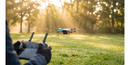 Квадрокоптери для початківців: як обрати перший дрон, навчитися керувати та не розбити його в перший день