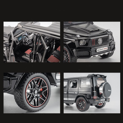 Колекційна модель автомобіля Mercedes-Benz G63 Brabus 800 Black 1:24 на п'єдесталі