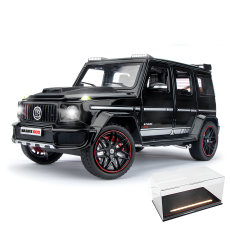 Коллекционная модель автомобиля Mercedes-Benz G63 Brabus 800 Black 1:24 на пьедестале