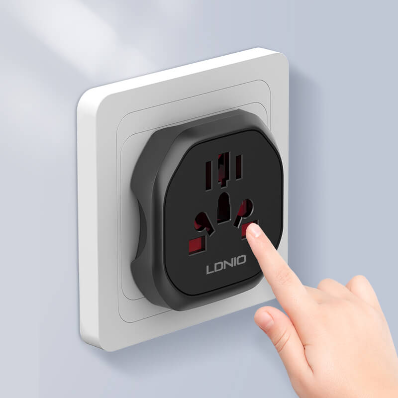 Network adapter LDNIO Z7 Universal conversion plug Black Network adapter LDNIO Z7 Universal conversion plug Black