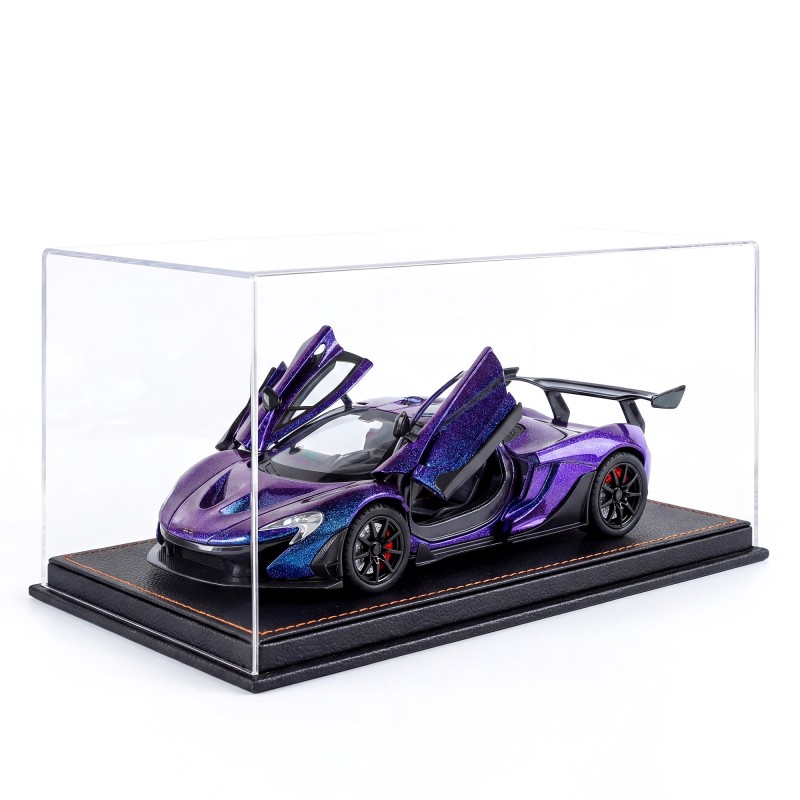Модель автомобиля McLaren P1 1:24 со звуком, подсветкой и функциональными деталями на пьедестале